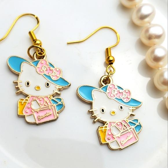 💓5/$25 Shopping HELLO KITTY Earrings - Picture 3 of 3